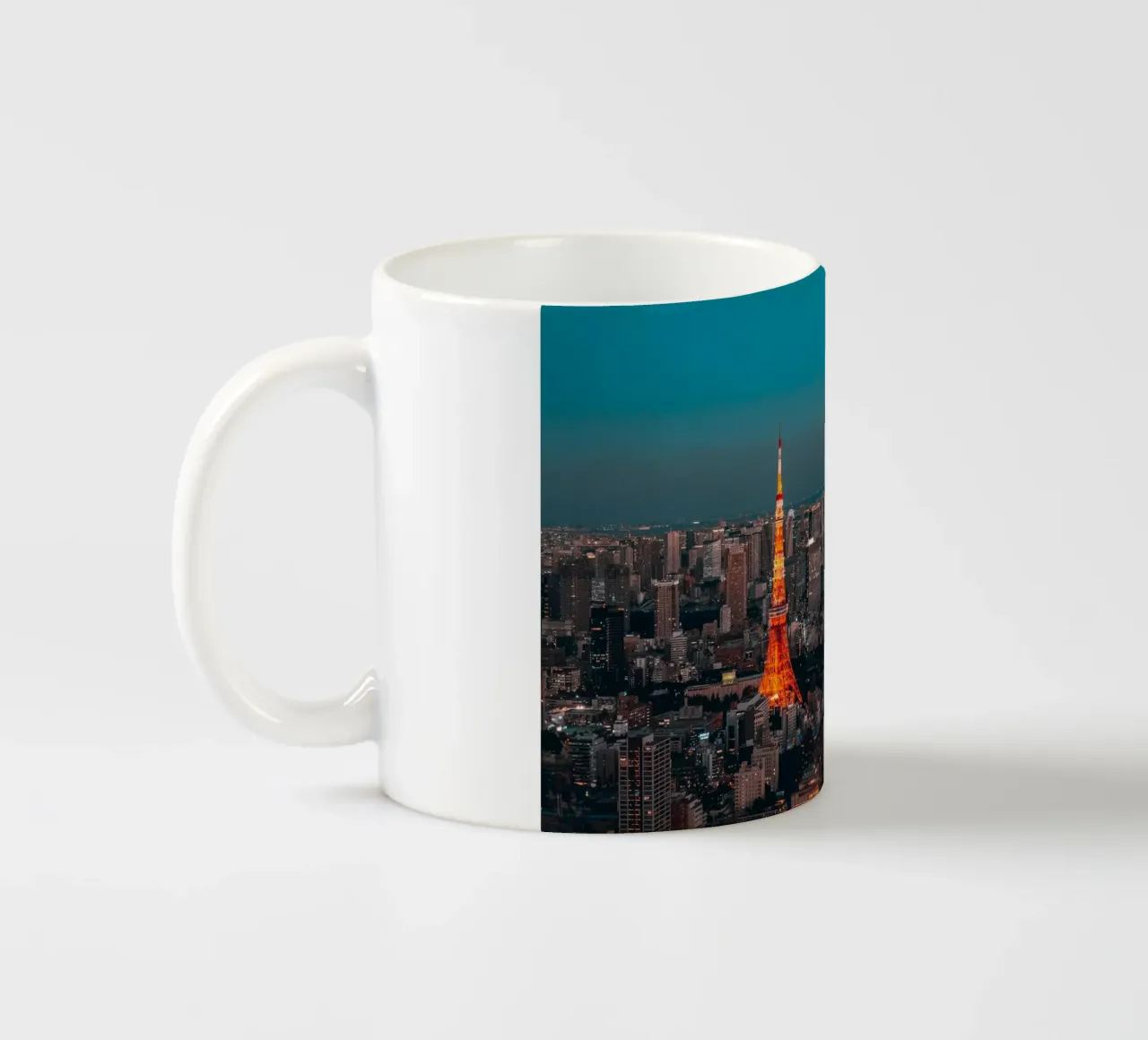 Torre di Tokyo vista di notte, Giappone tazza in ceramica da Marcel Bisig