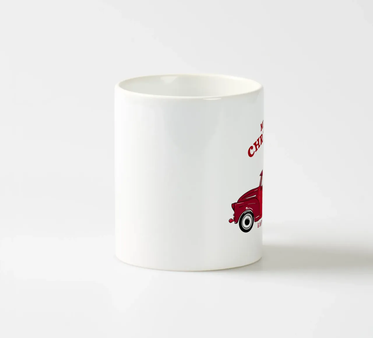 Buon Natale Camion rosso con albero Illustrazione d'epoca tazza in ceramica da EDMPROJECT