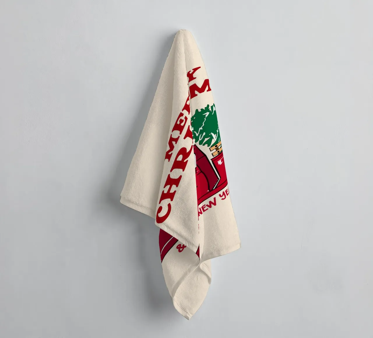 Buon Natale Camion rosso con albero Illustrazione d'epoca asciugamano da bagno da EDMPROJECT