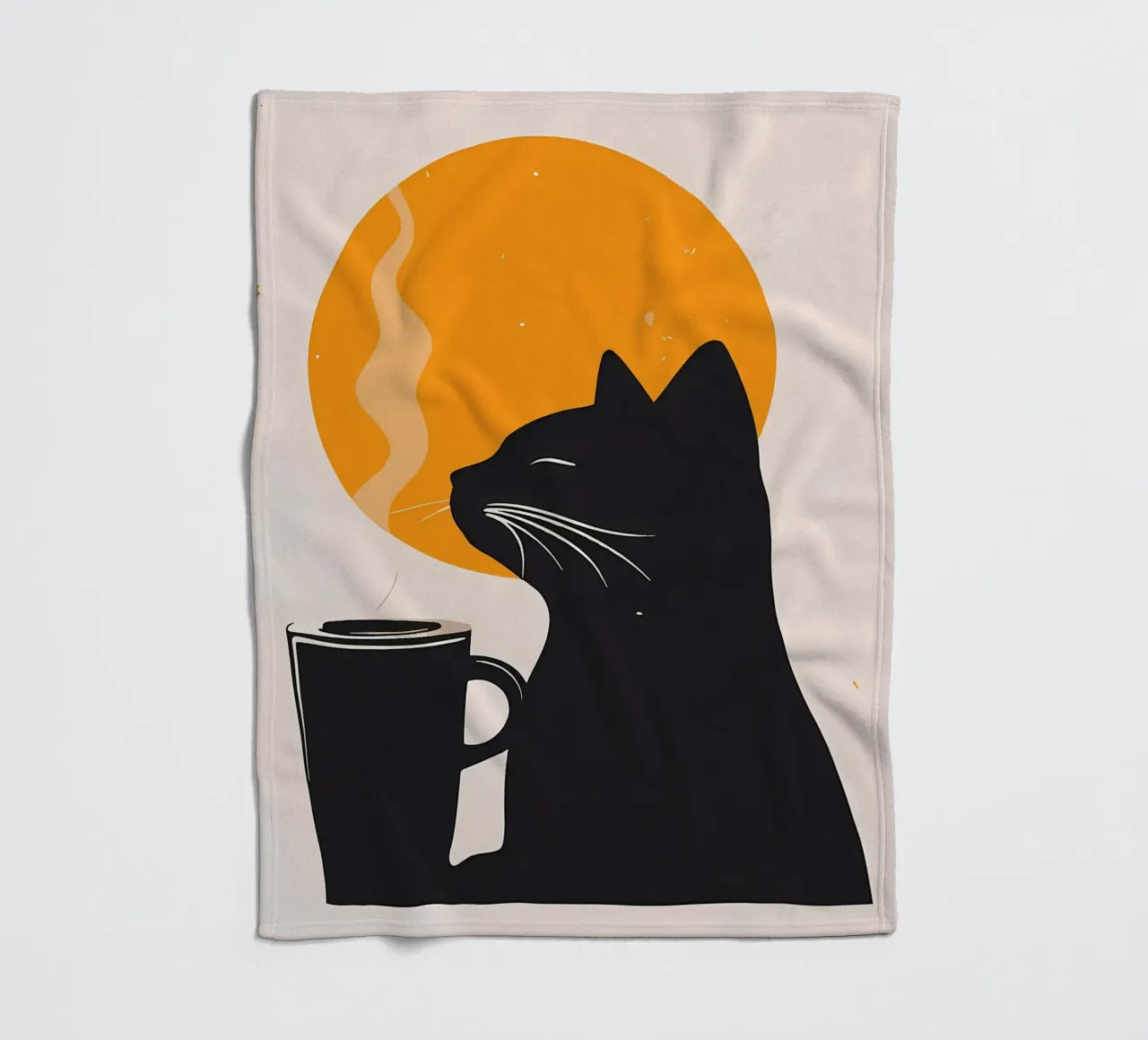 Gatto nero con tazza di caffè coperta in pile da Locquinn Fuller