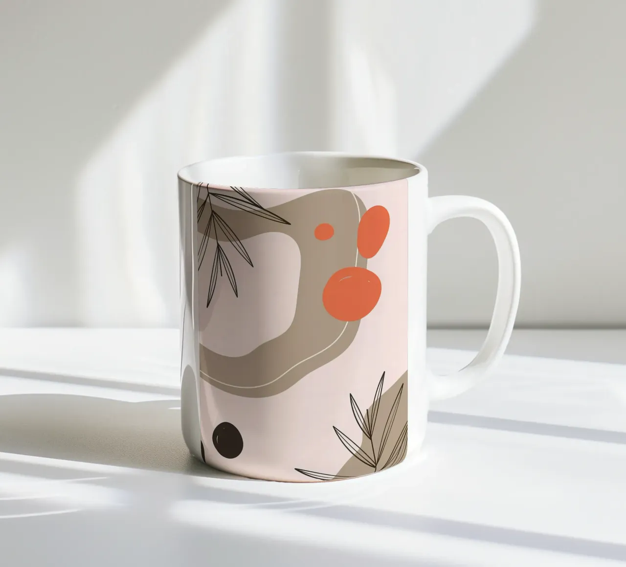 Forme geometriche con foglia tazza in ceramica da Locquinn Fuller