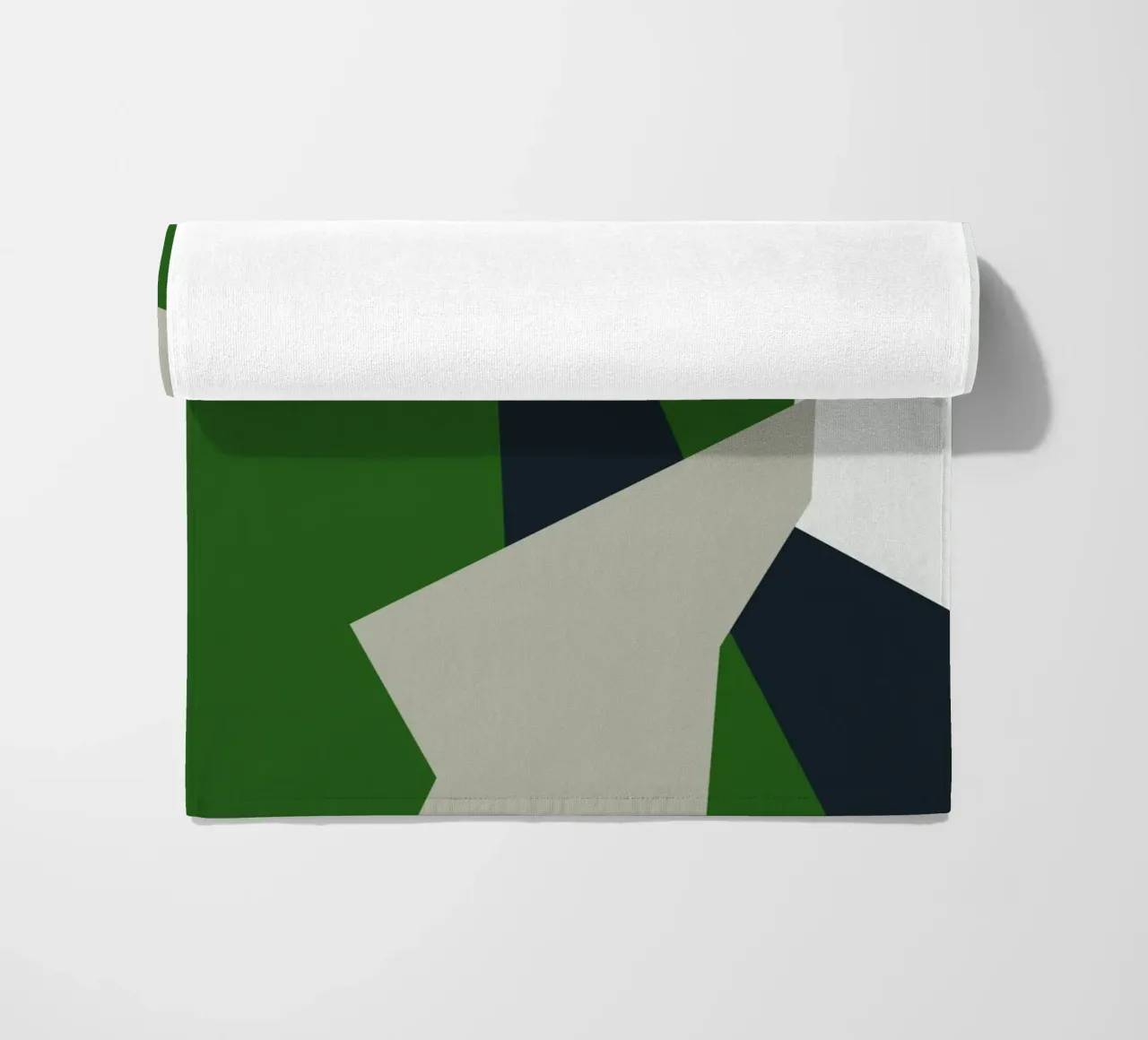 Geometrische abstracte compositie strandhanddoek van Life of Pie
