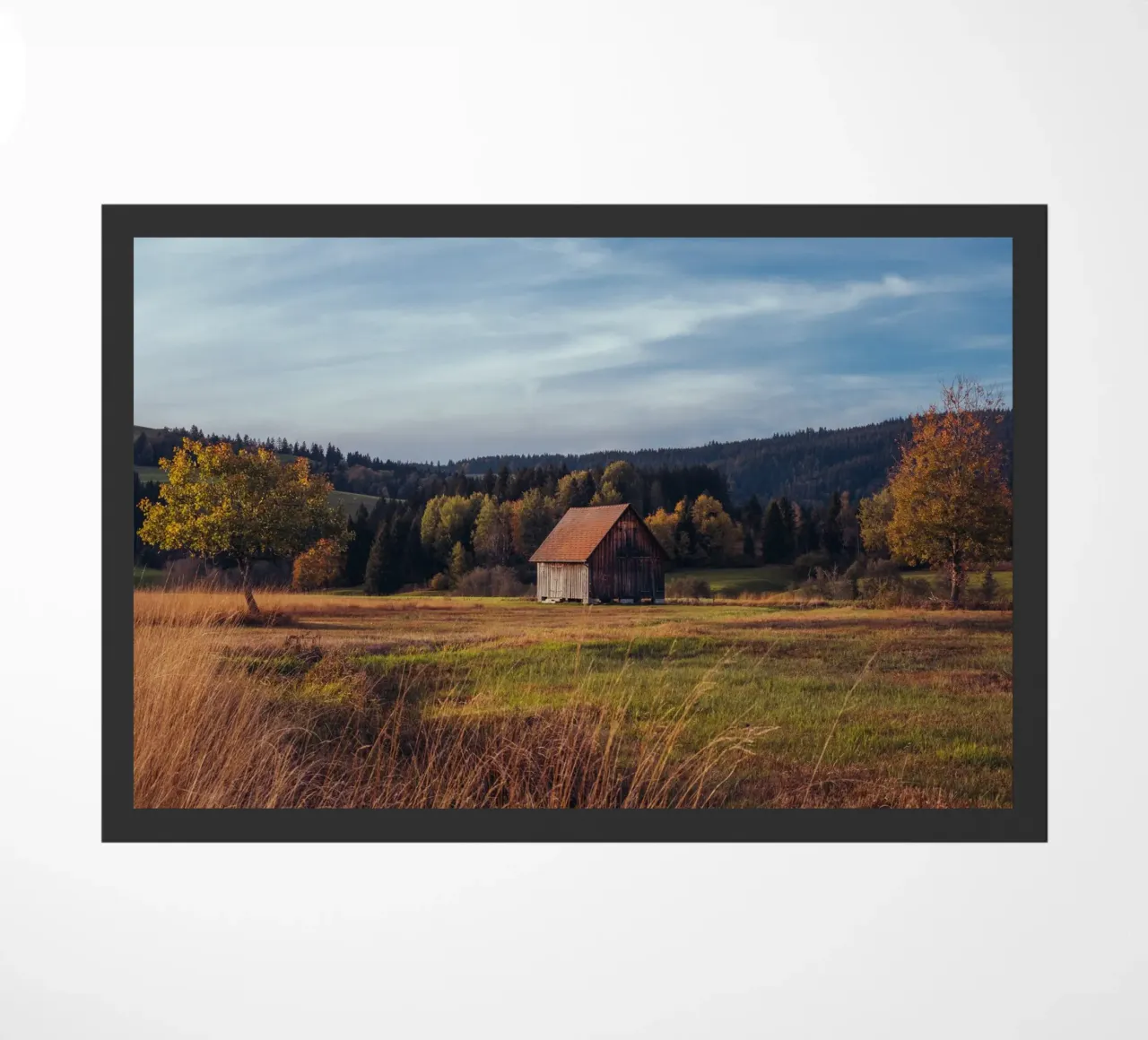 Herbstscheune in der Schweiz Fußmatte von mbgraphx2