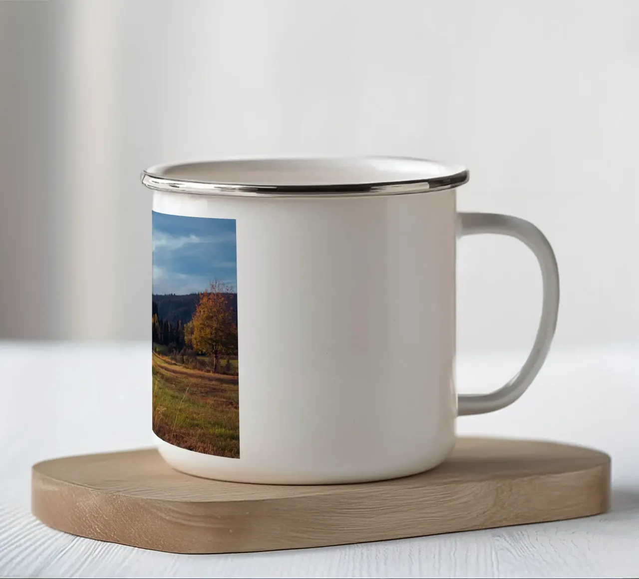 Herbstscheune in der Schweiz Emaille Tasse von mbgraphx2