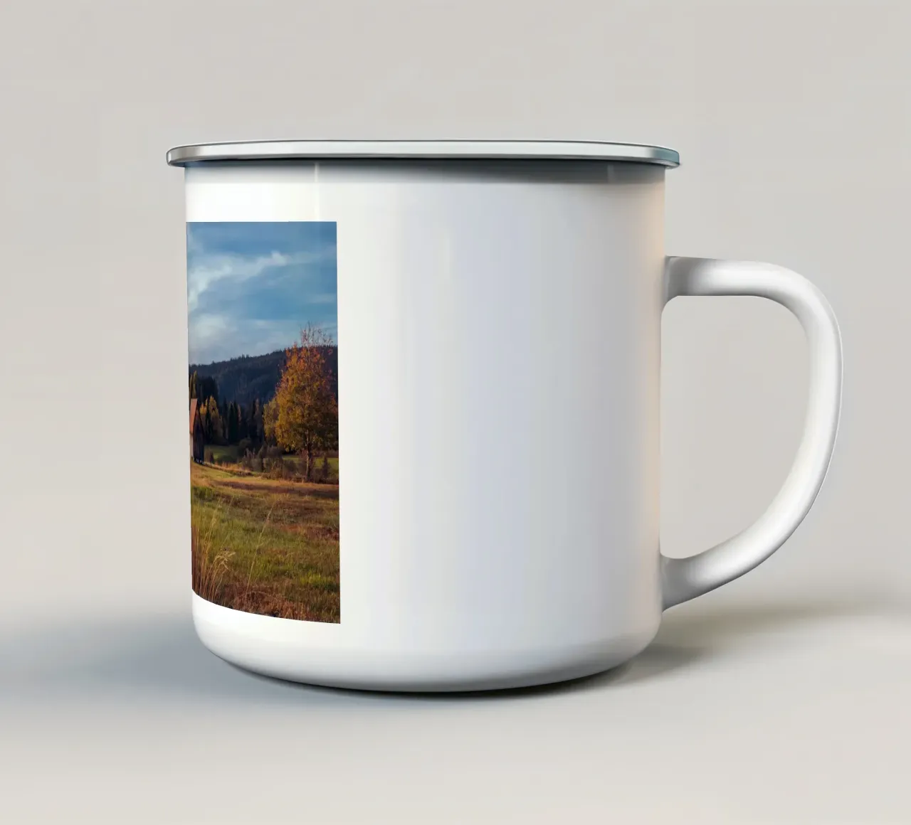 Herbstscheune in der Schweiz Emaille Tasse von mbgraphx2