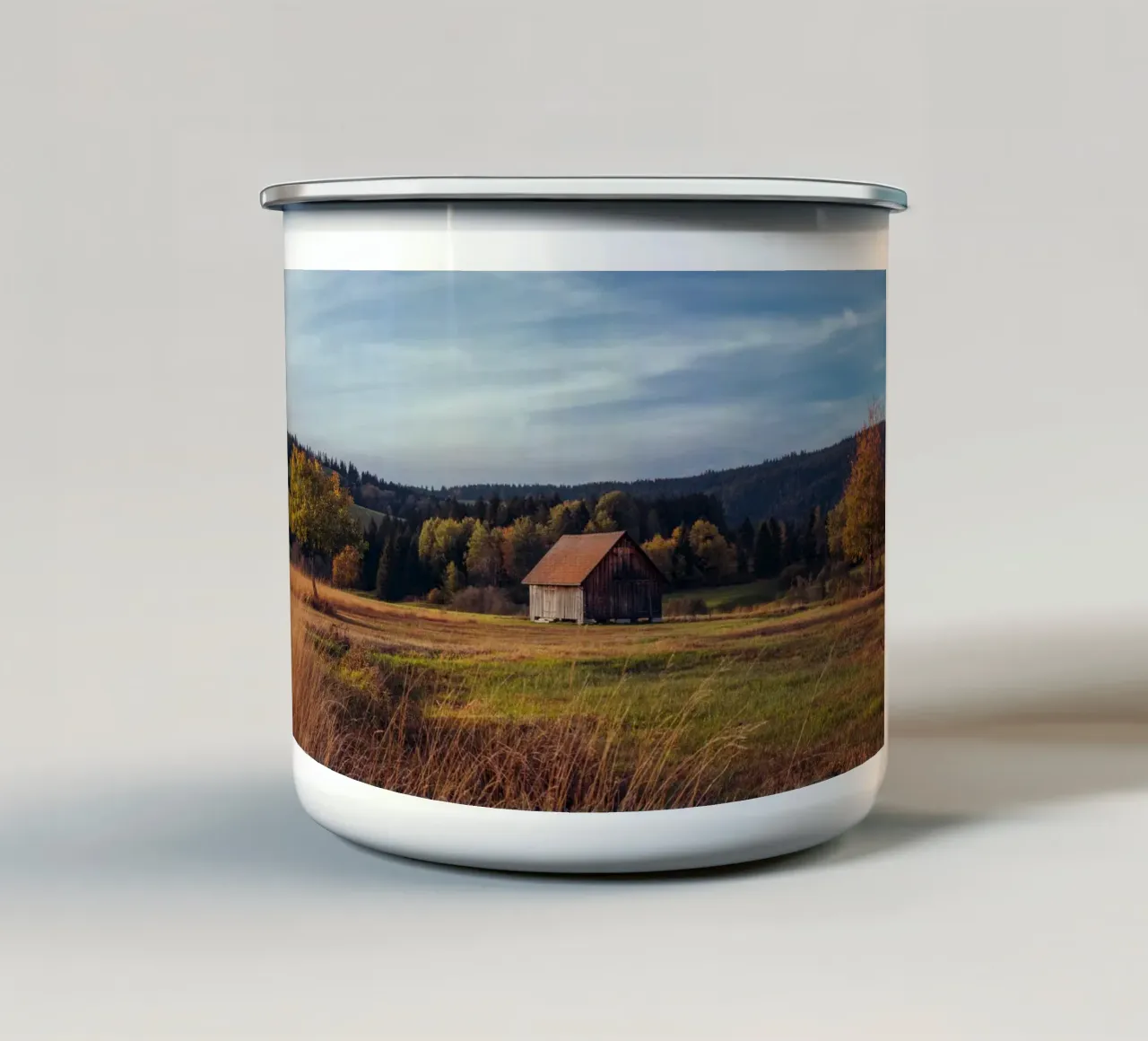 Herbstscheune in der Schweiz Emaille Tasse von mbgraphx2