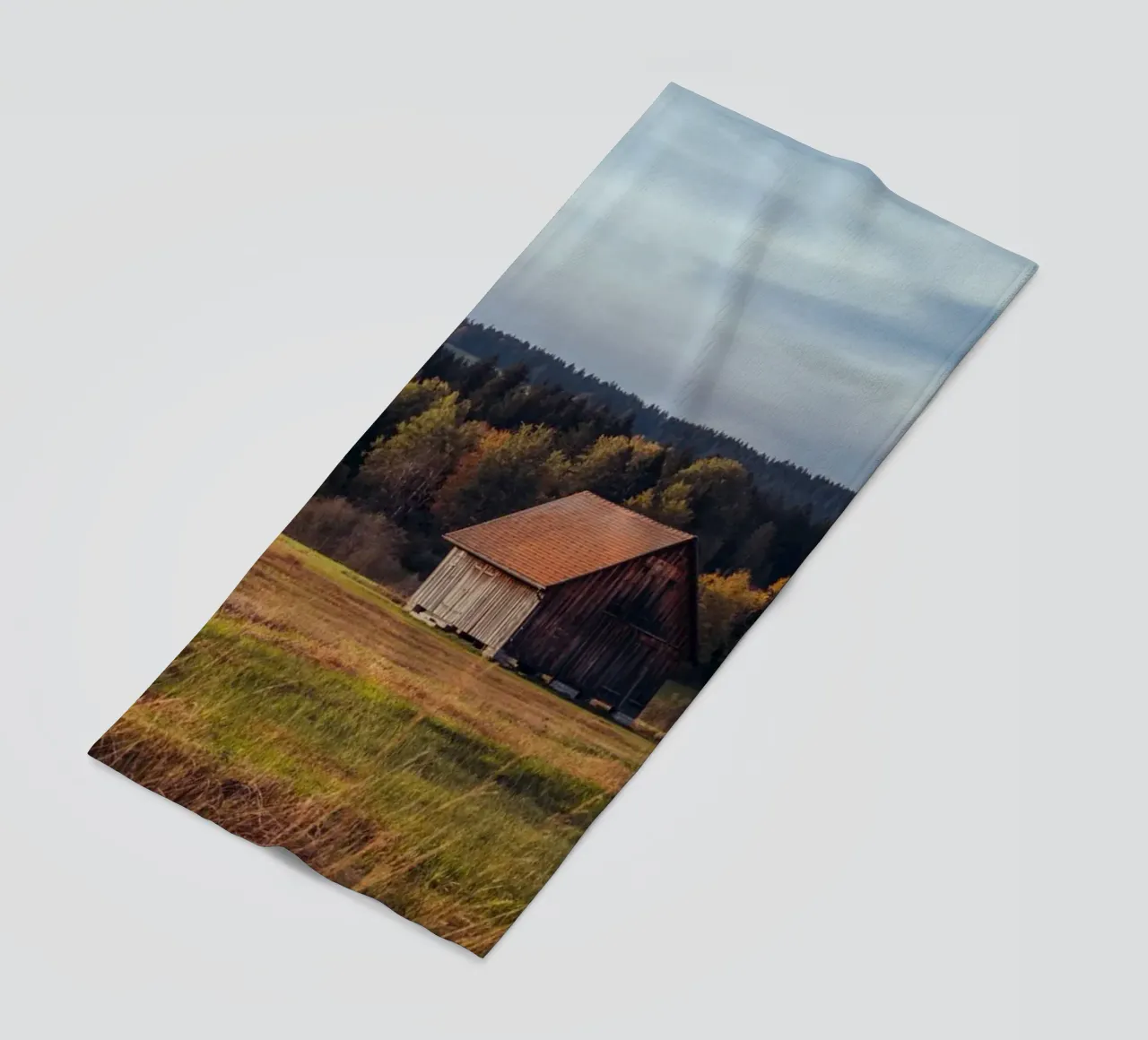 Grange d'automne en Suisse serviette de plage de mbgraphx2