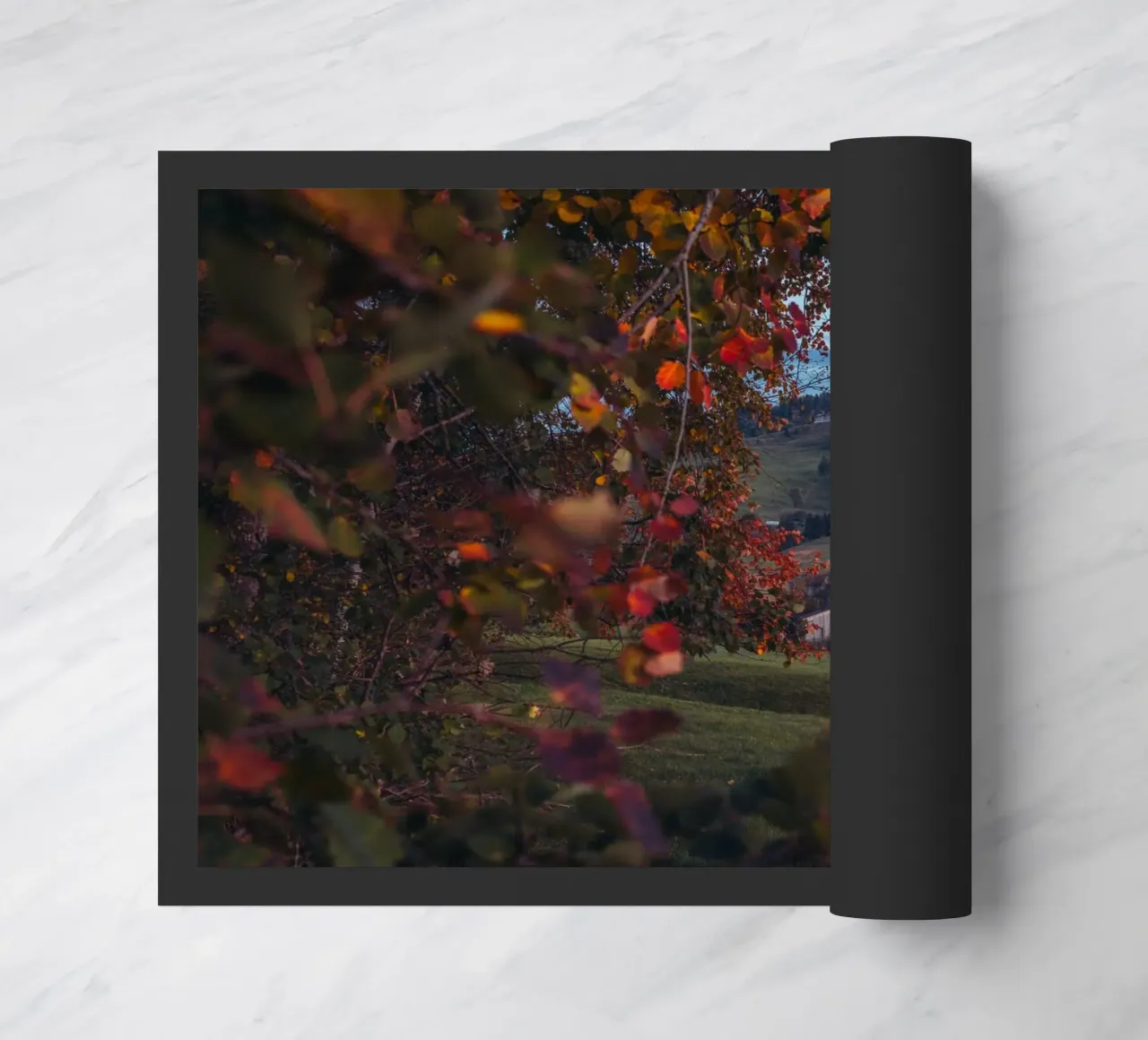 Herbstscheune in der Schweiz Fußmatte von mbgraphx2