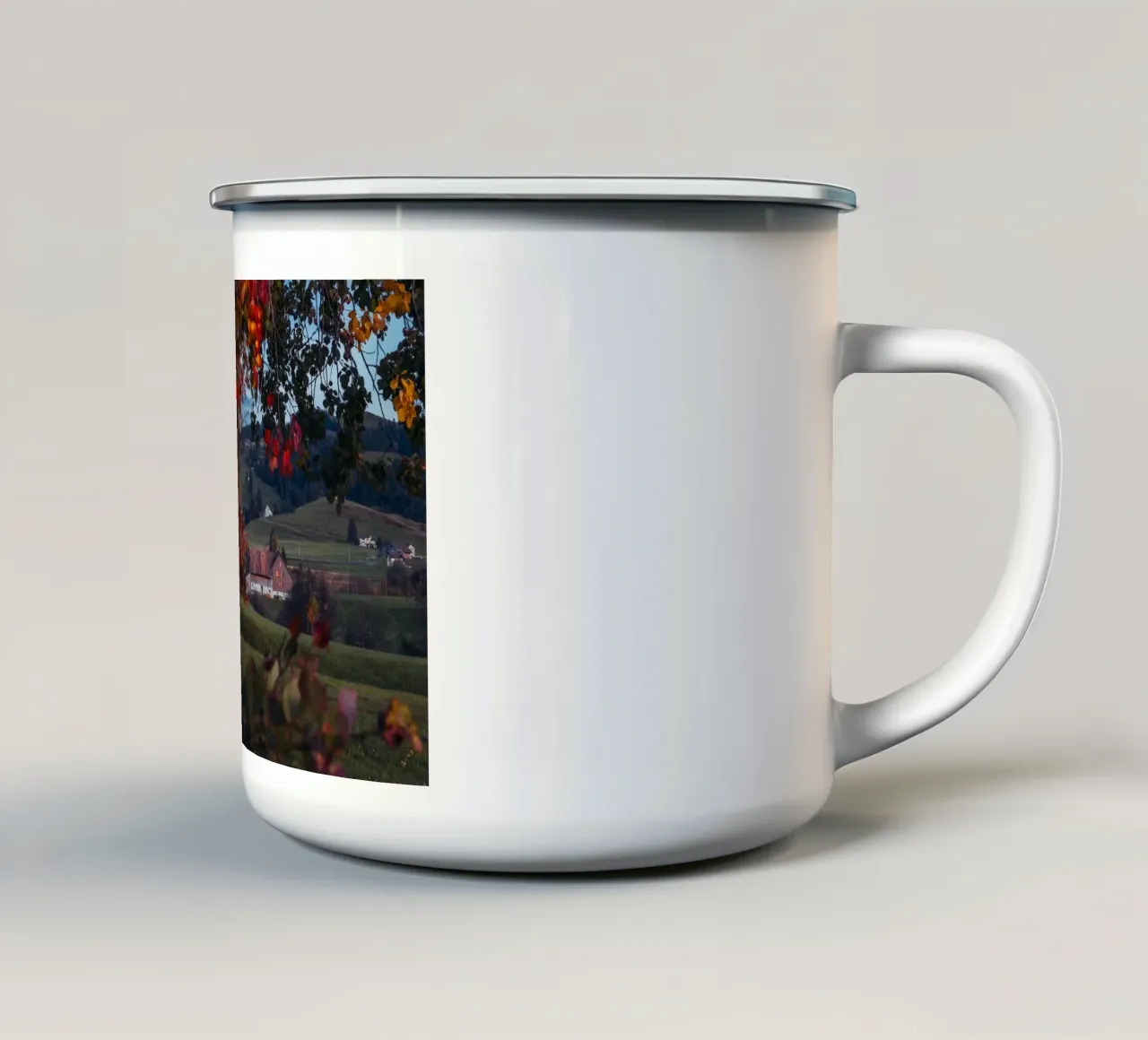 Herbstscheune in der Schweiz Emaille Tasse von mbgraphx2