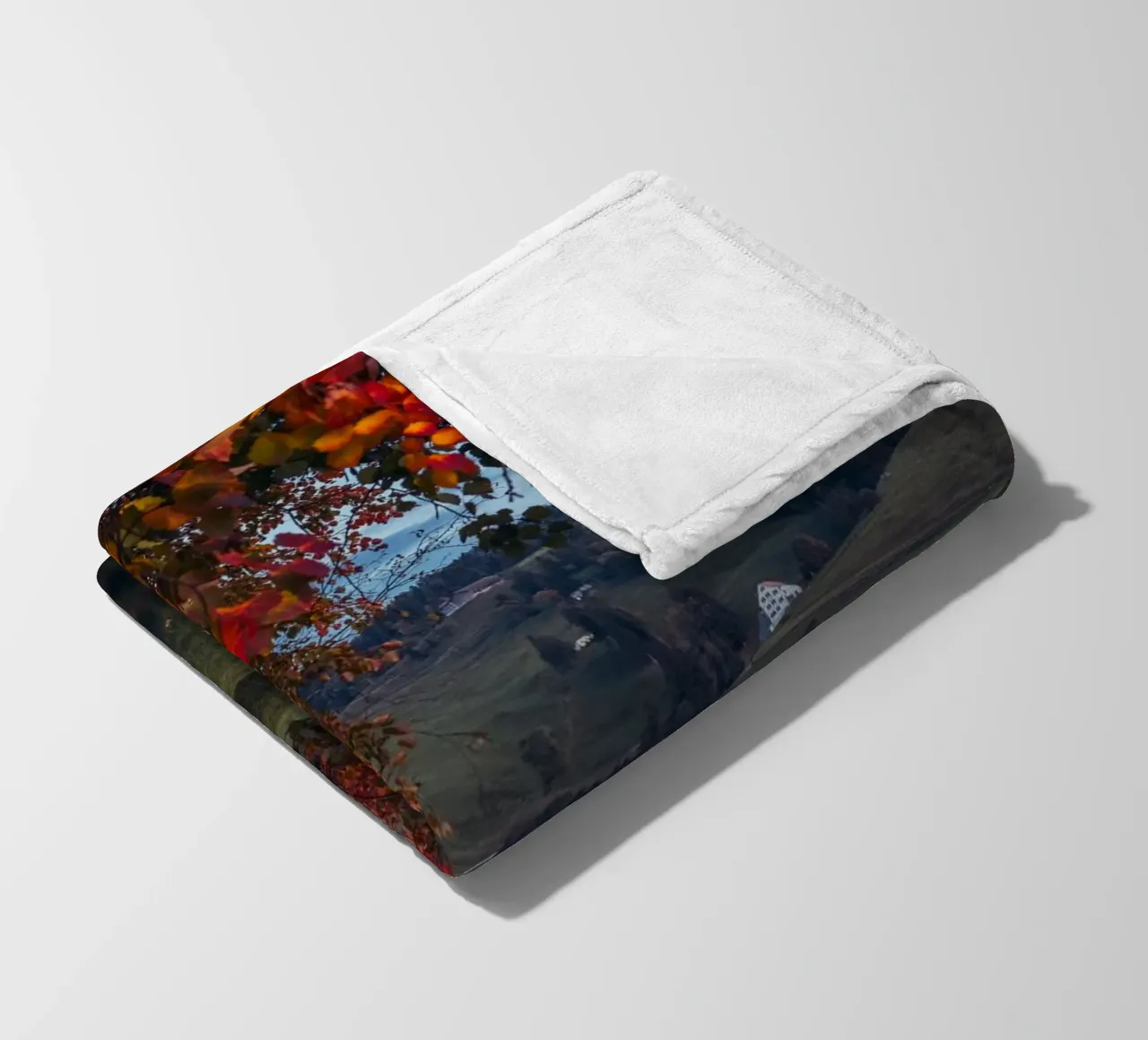 Herbstscheune in der Schweiz Fleecedecke von mbgraphx2