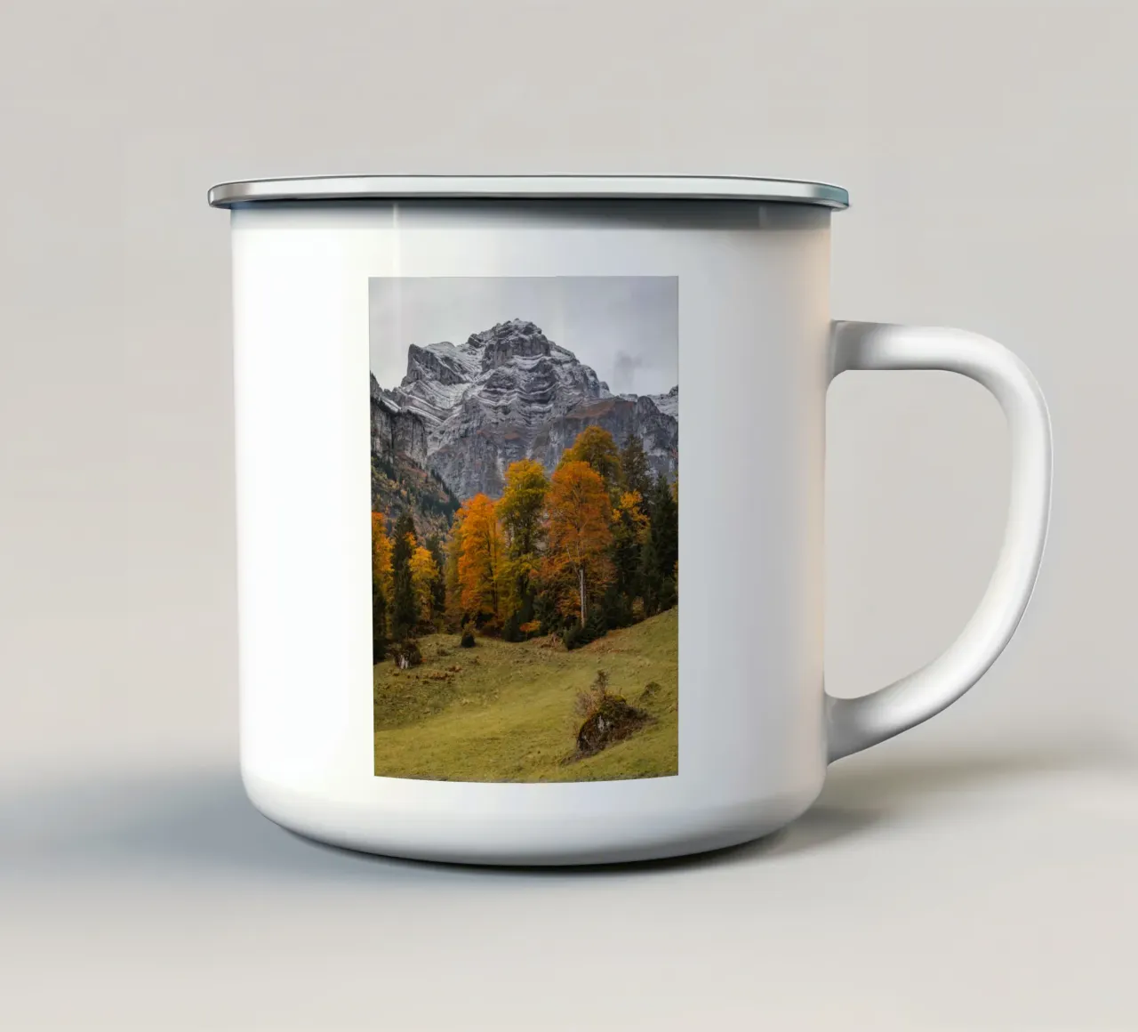 Herbst in den Bergen von Glarus, Schweiz Emaille Tasse von mbgraphx2