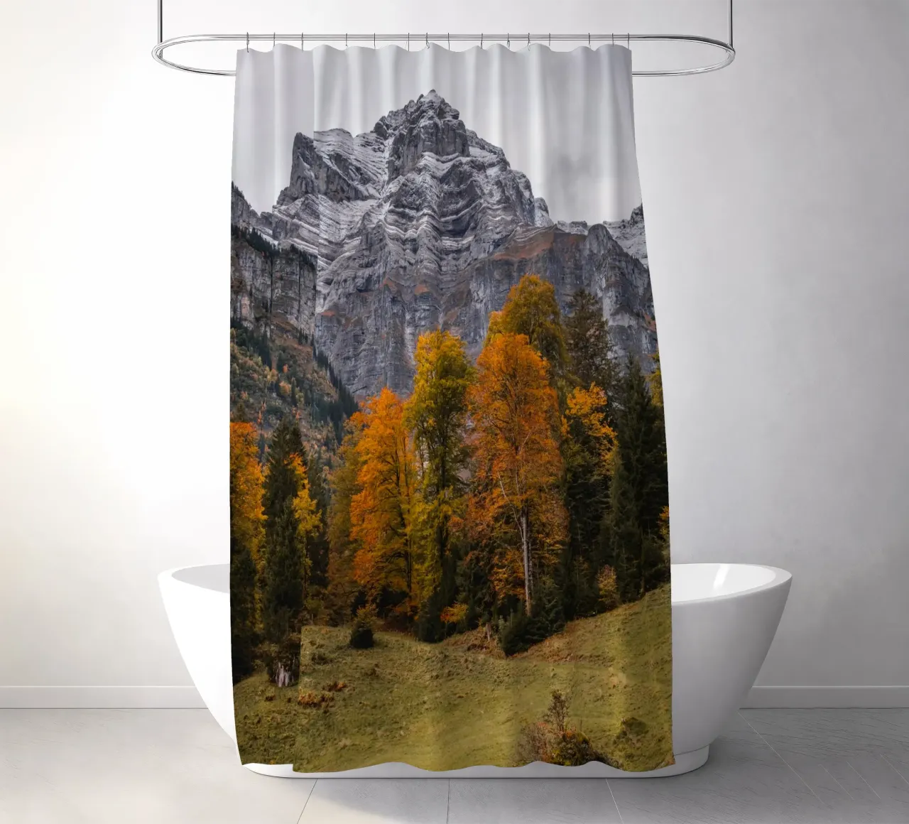 Herbst in den Bergen von Glarus, Schweiz Duschvorhang von mbgraphx2