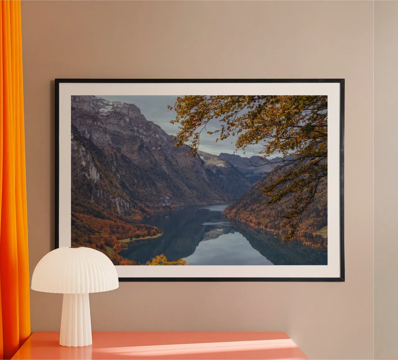 Herbstlicher Bergsee in der Schweiz Hahnemühle von mbgraphx2