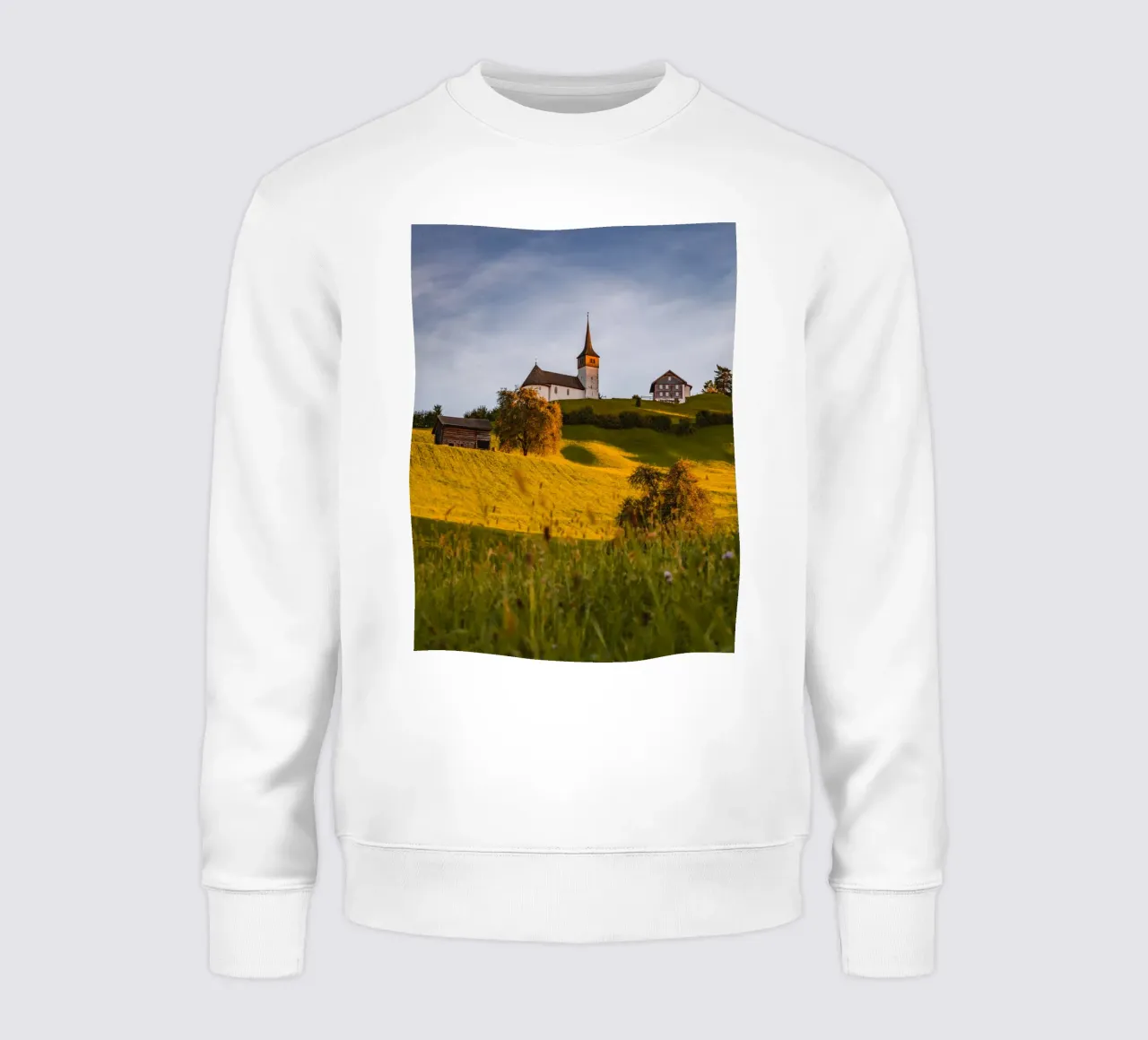 Sereno atardecer en una capilla en Suiza sudadera de mbgraphx2