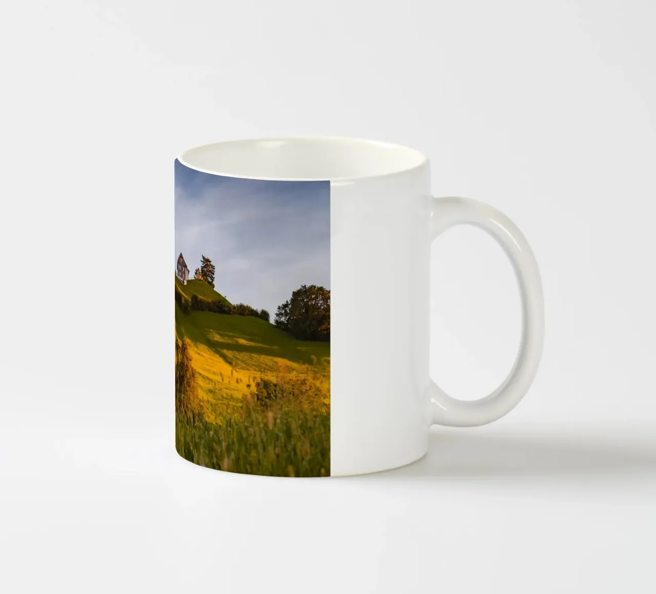 Sereno tramonto della cappella in Svizzera tazza in ceramica da mbgraphx2