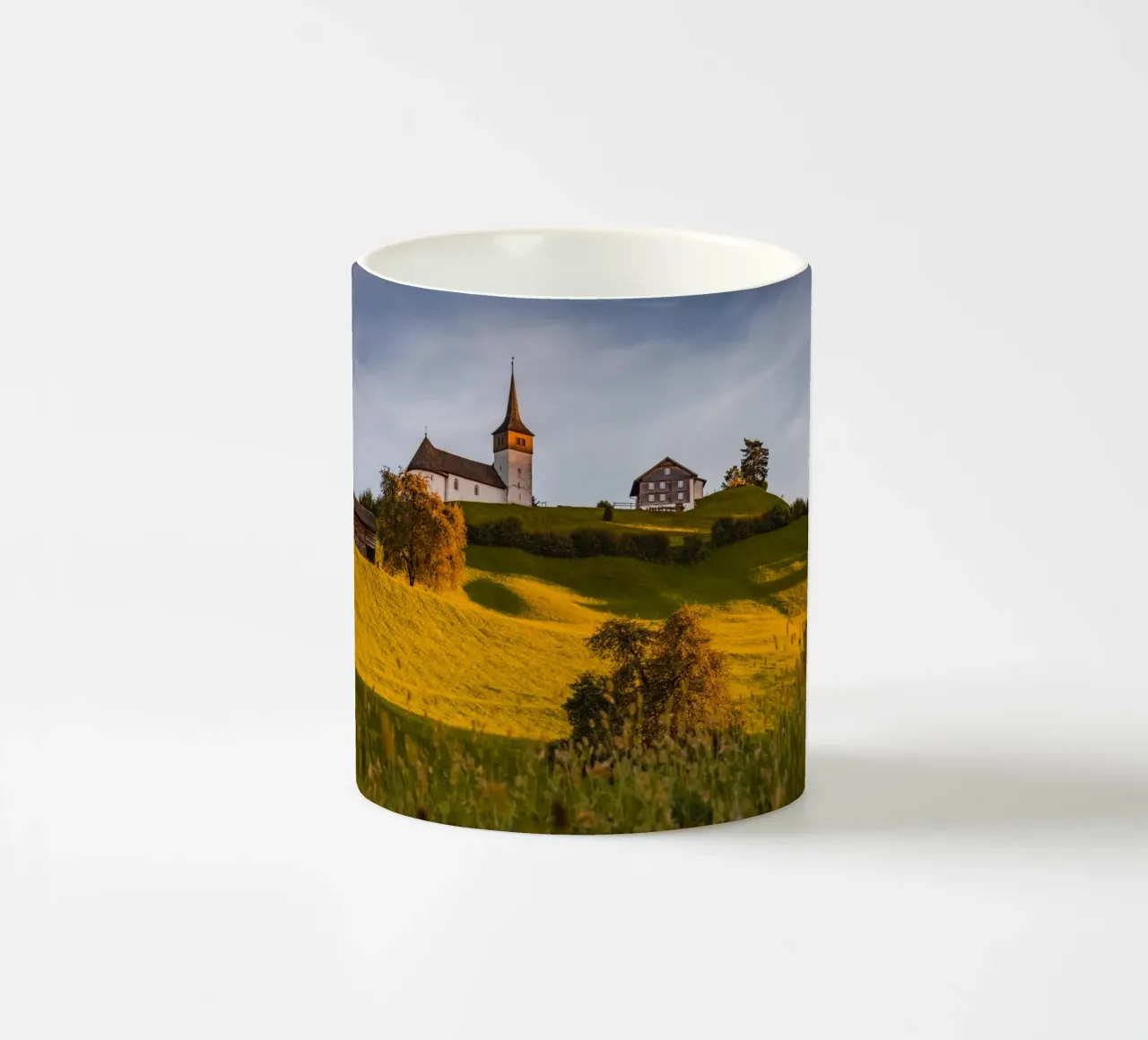 Sereno tramonto della cappella in Svizzera tazza in ceramica da mbgraphx2
