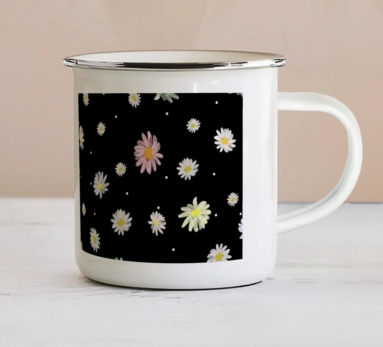 Fiori pastello disegnati a mano tazza in smalto da GalerieGG