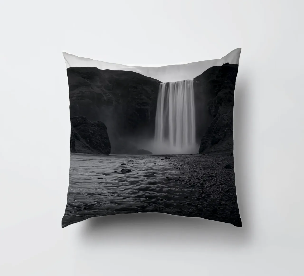 Skogafoss Waterfall cuscino da Fjöllart