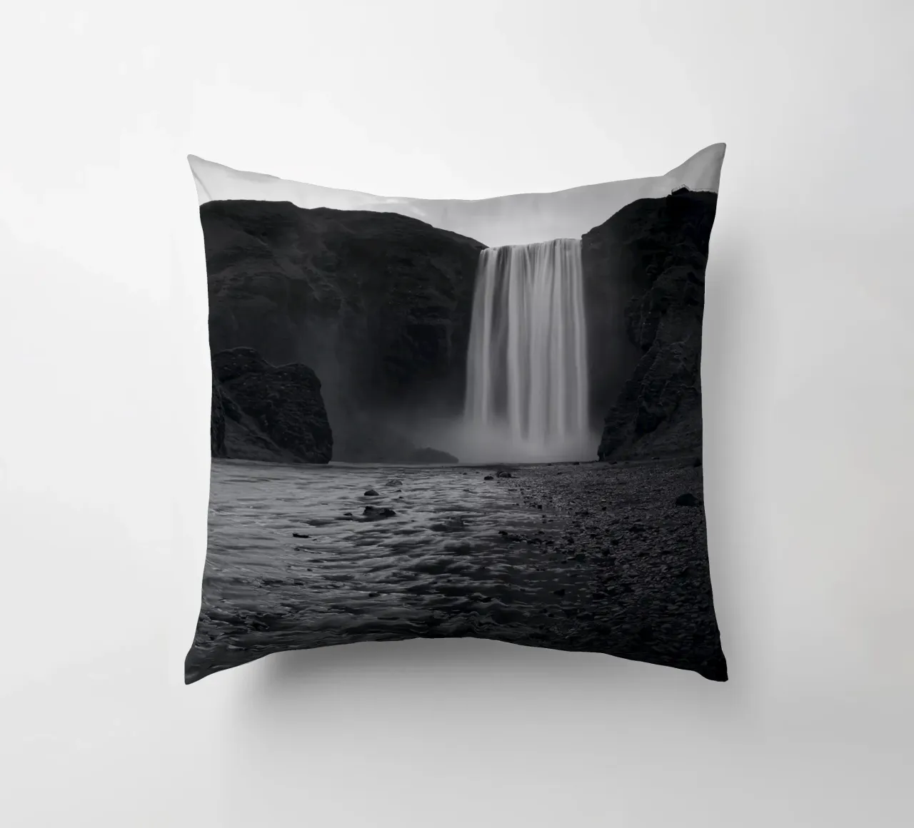 Skogafoss Waterfall cuscino da Fjöllart