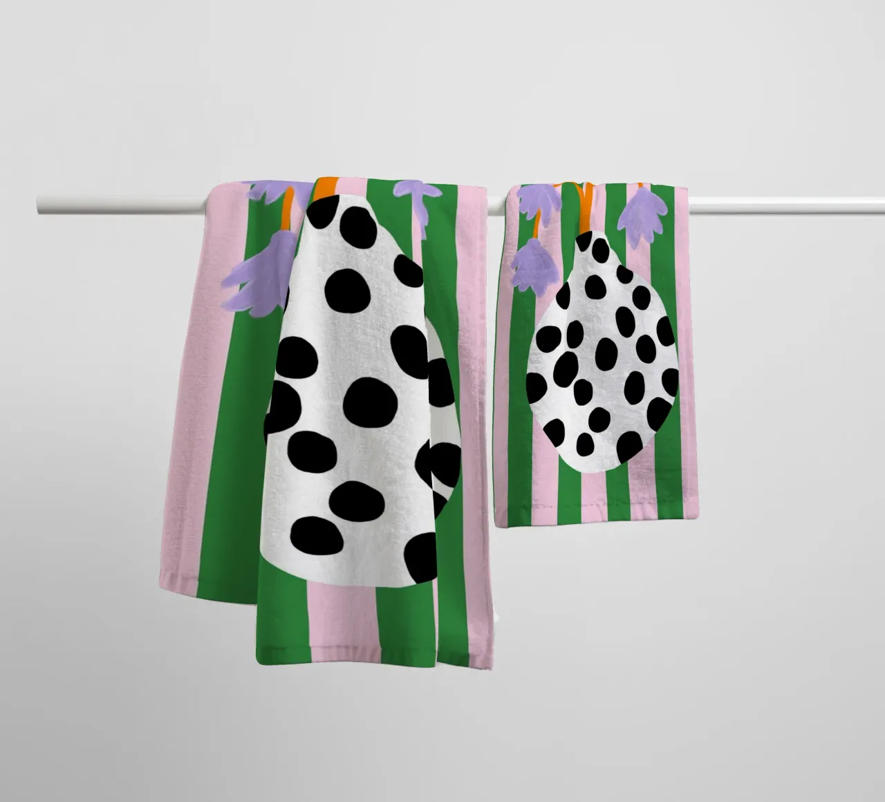 Vasenliebe dots badhanddoek van Hej Ibiza by Ute Arnold
