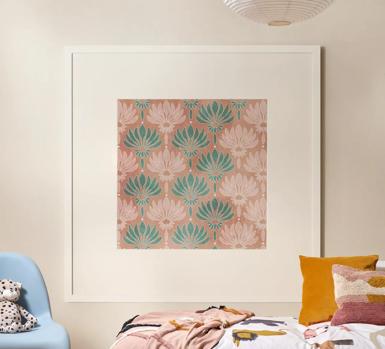Modern gestileerde lelies, geïnspireerd door Marokko poster met houten frame van CalliLetters