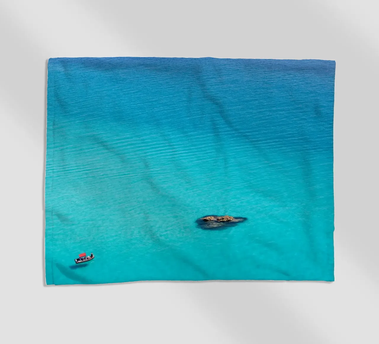 Sailing on the Mediterranean Sea telo mare da photolovers