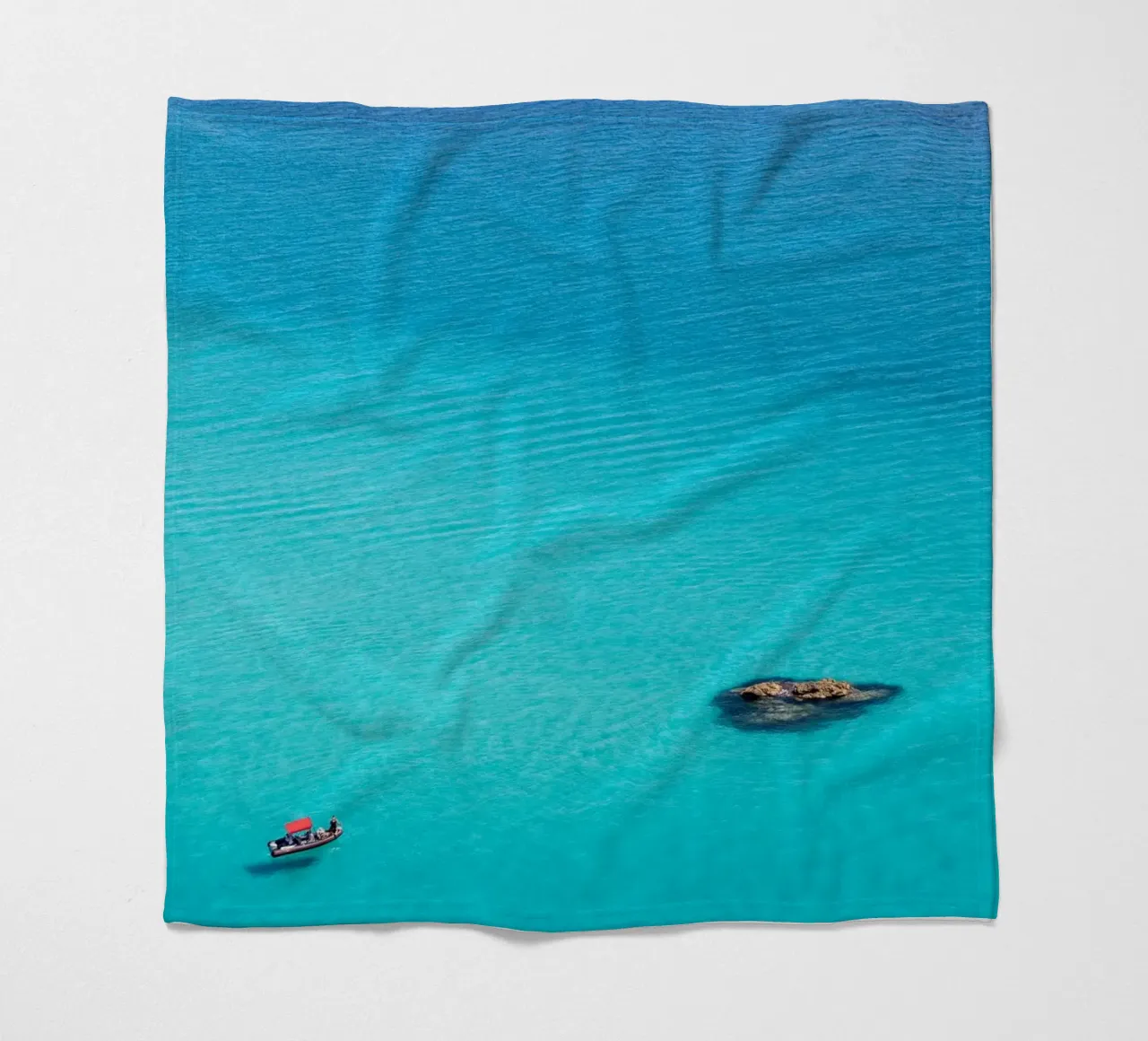 Sailing on the Mediterranean Sea coperta in pile da photolovers