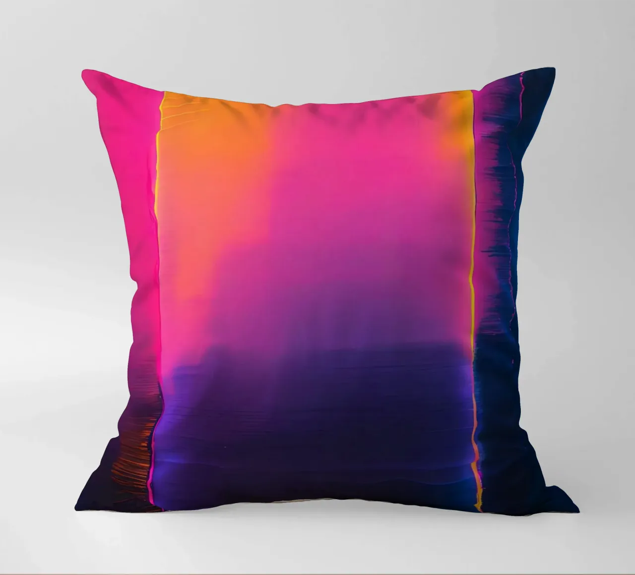 Astratto digitale glitch con tonalità rosa, arancione e viola cuscino da DesignDoodle
