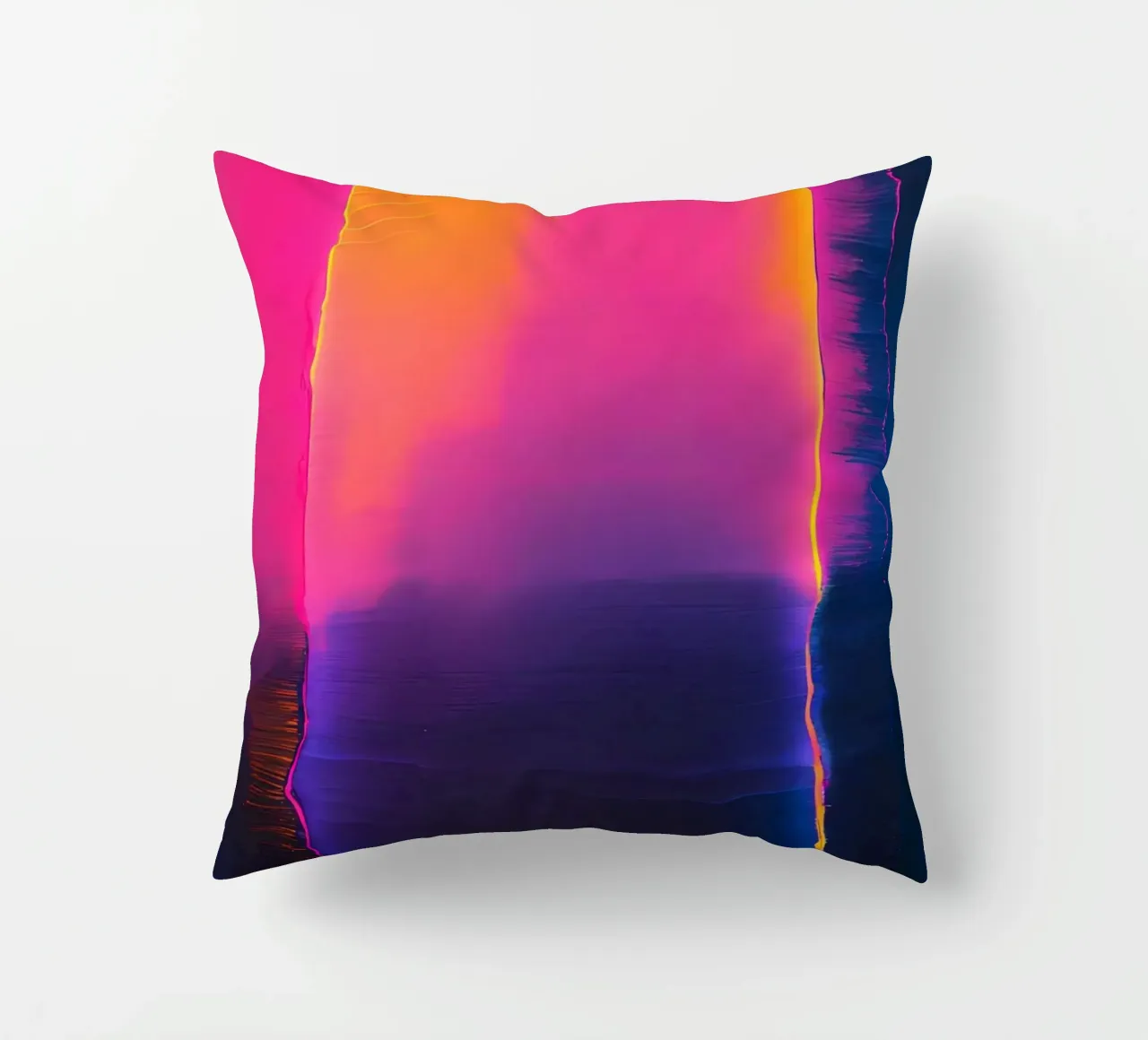 Astratto digitale glitch con tonalità rosa, arancione e viola cuscino da DesignDoodle