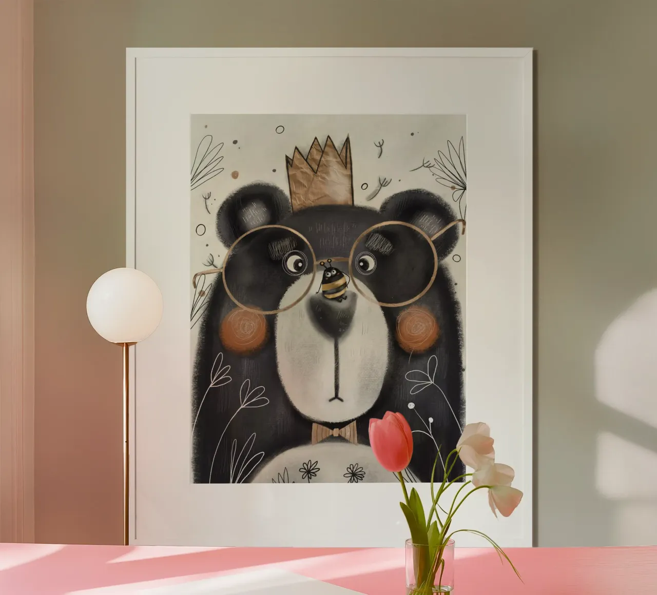 Nelli Suneli - L'ape e l'orso impertinente poster con telaio in legno da The Artcircle