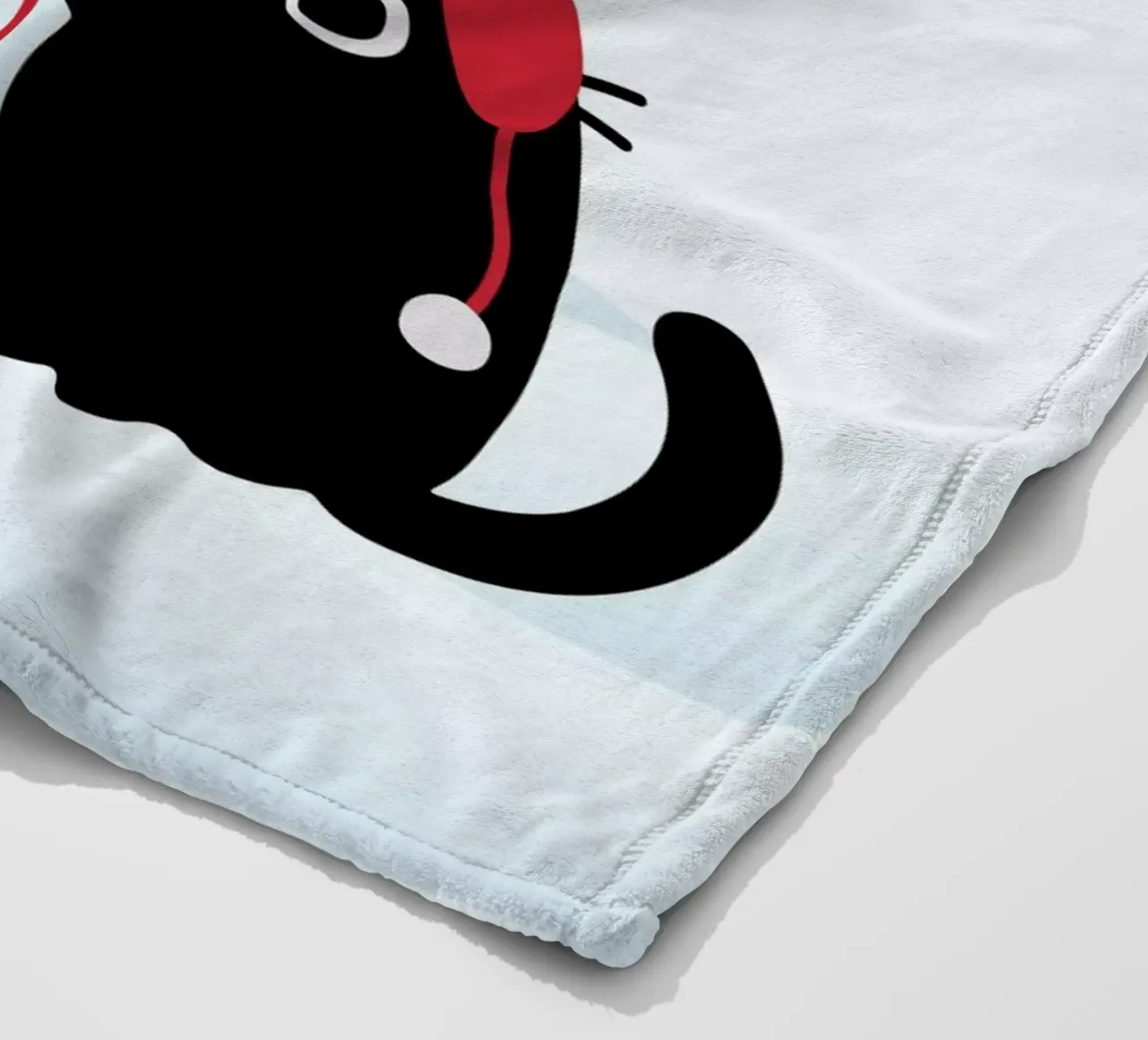 Gatto e verme #2 coperta in pile da Hightown Design