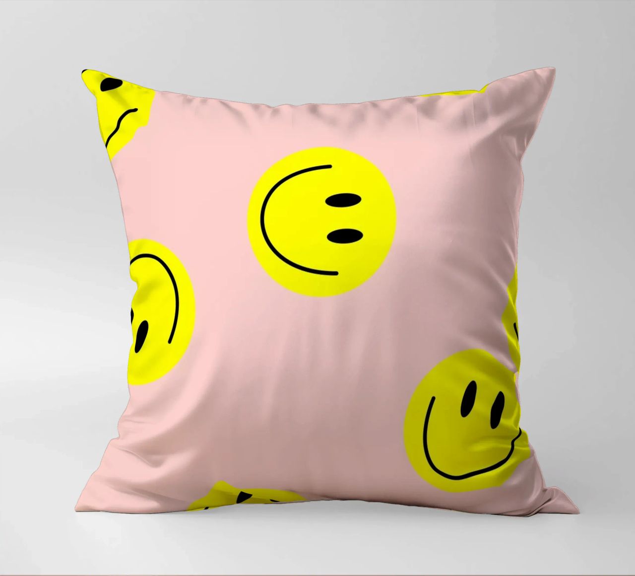 smiley flying coussin de Hej Ibiza by Ute Arnold
