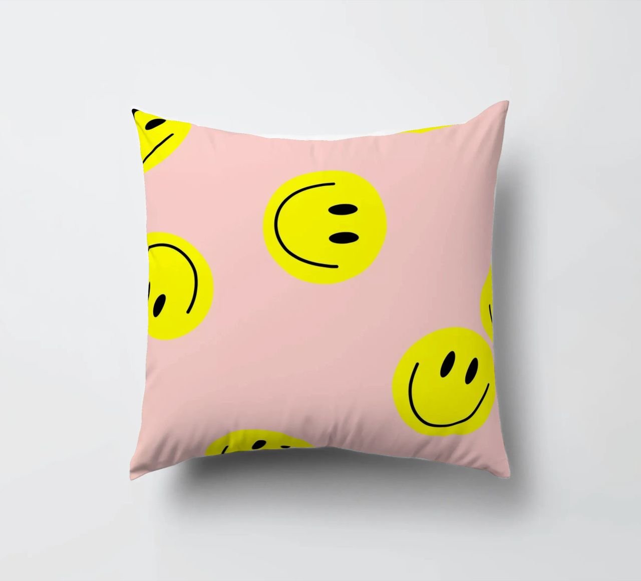 smiley flying coussin de Hej Ibiza by Ute Arnold