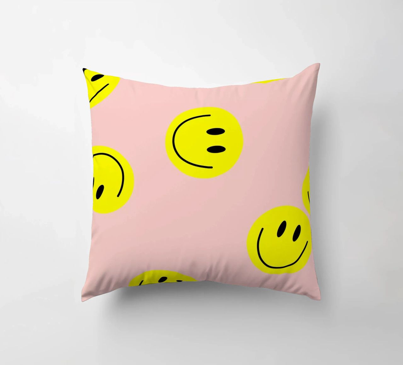 smiley flying coussin de Hej Ibiza by Ute Arnold