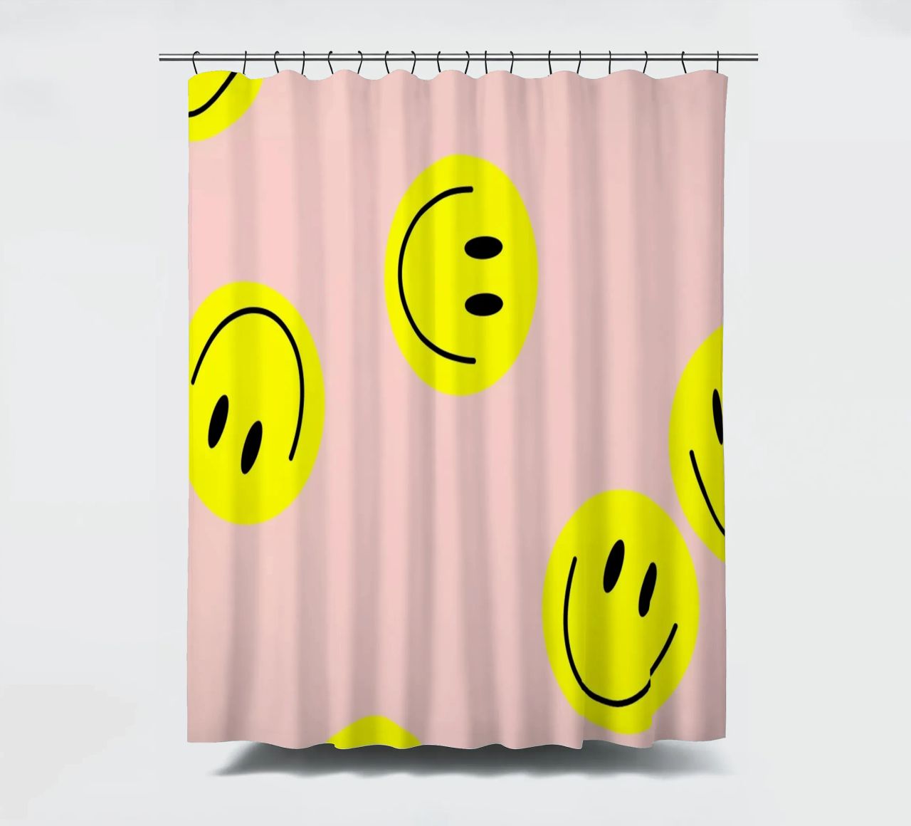smiley flying Duschvorhang von Hej Ibiza by Ute Arnold