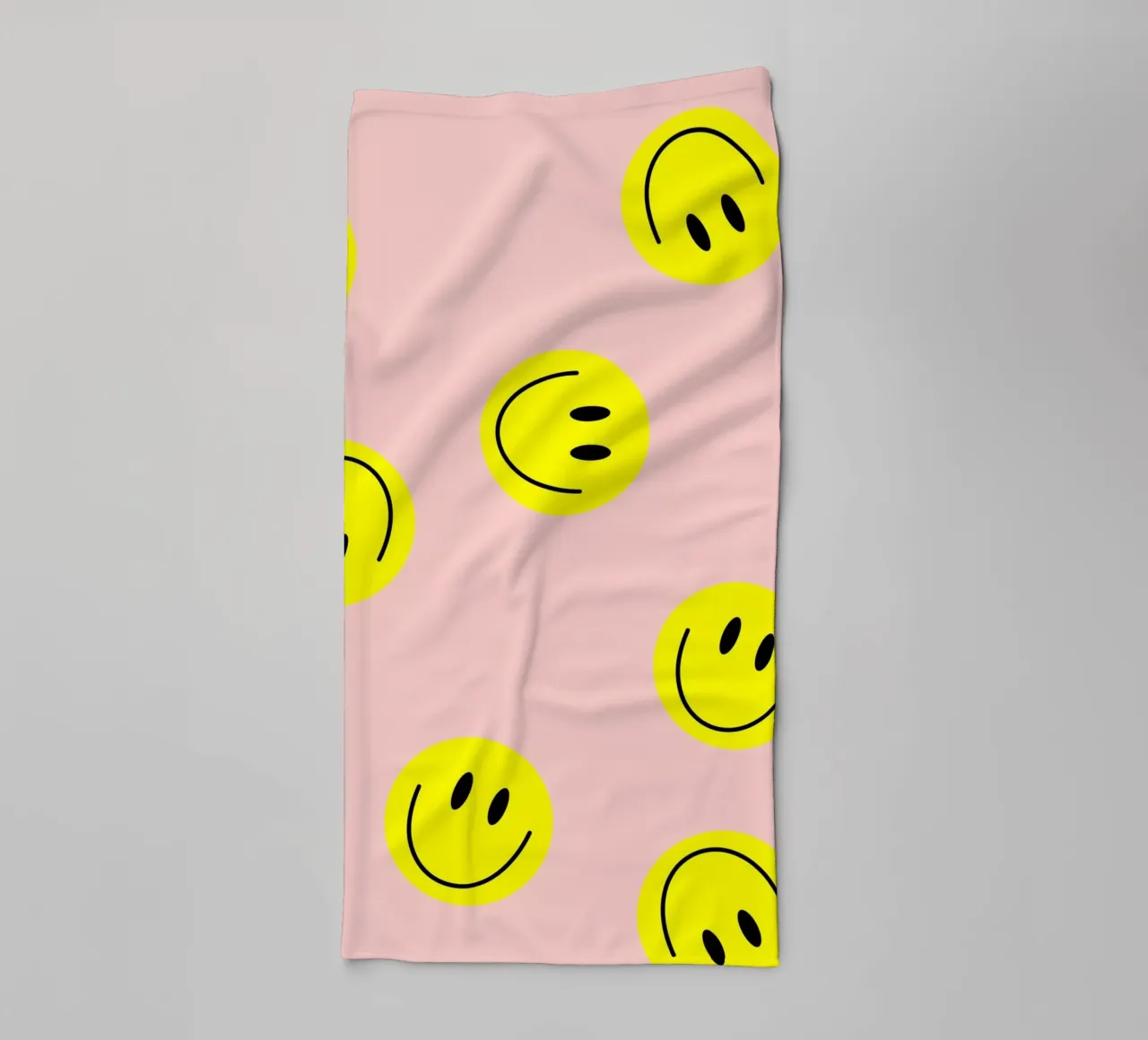 smiley flying serviette de bain de Hej Ibiza by Ute Arnold