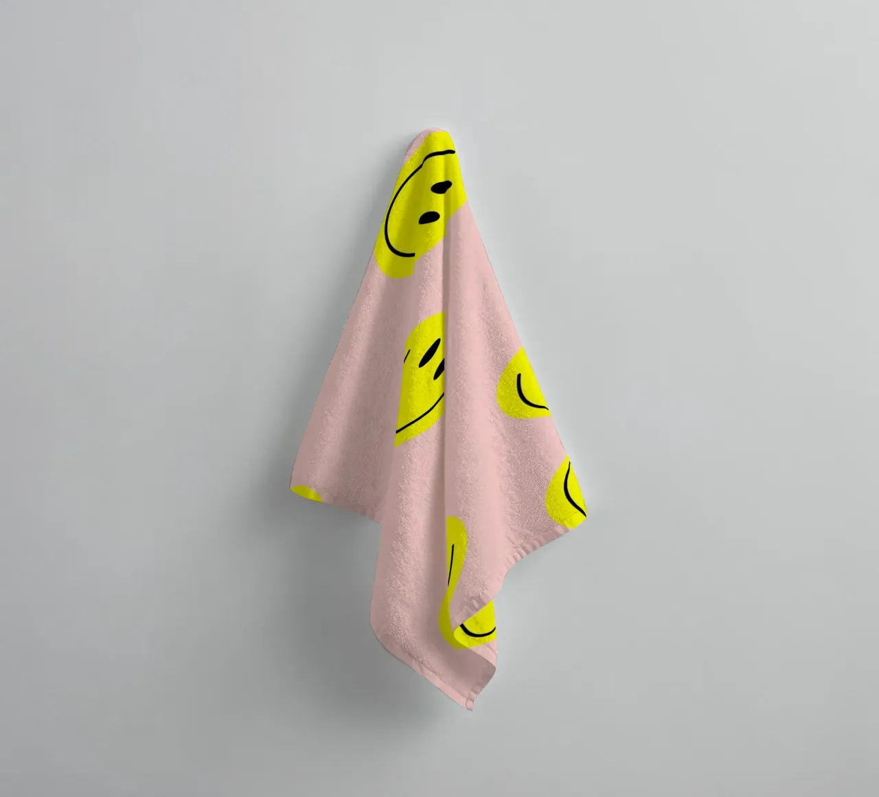 smiley flying serviette de bain de Hej Ibiza by Ute Arnold
