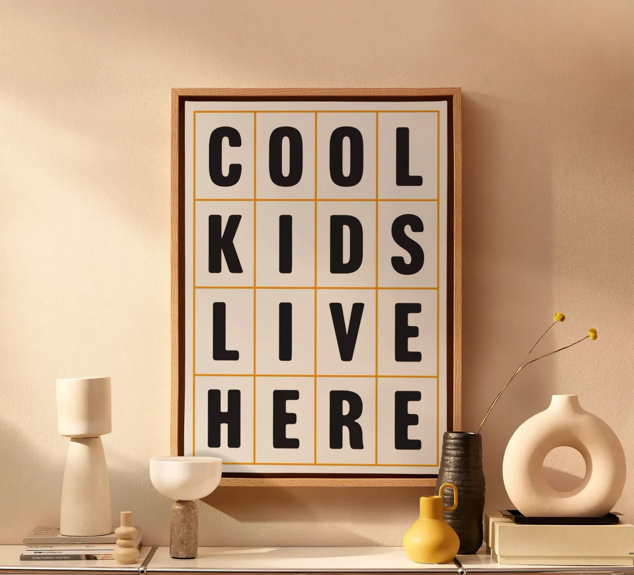 I ragazzi cool vivono qui tela con Cornice a cassetta da Lolly & Roobs