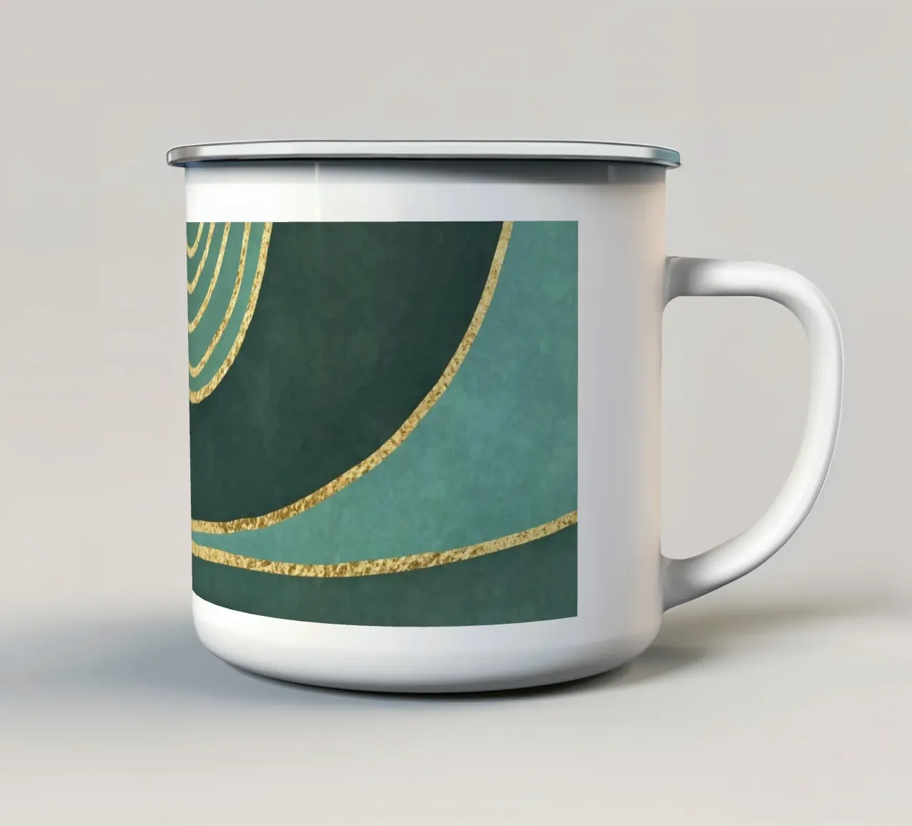 Forme d'arte di metà secolo verde verde oro tazza in smalto da Andrea Haase Contemporary Timeless