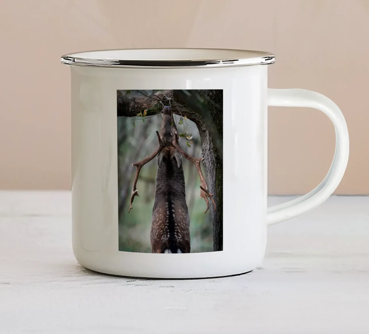 Il daino in fregola tazza in smalto da Tom's Wildlife