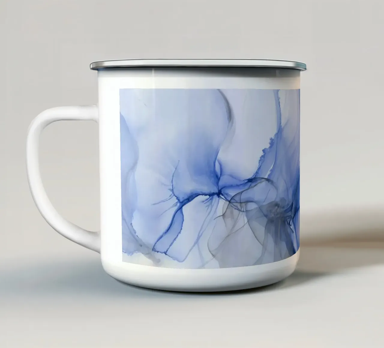 Inchiostro galleggiante Slow Motion blu e grigio tazza in smalto da Andrea Haase Contemporary Timeless