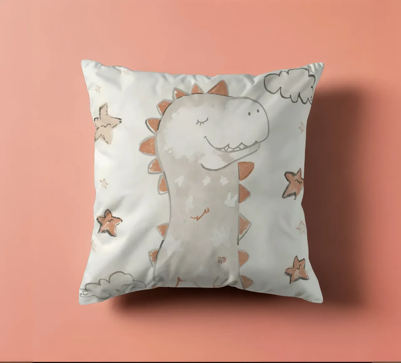 Illustrazione di un simpatico dinosauro felice con nuvole e stelle cuscino da DesignDoodle