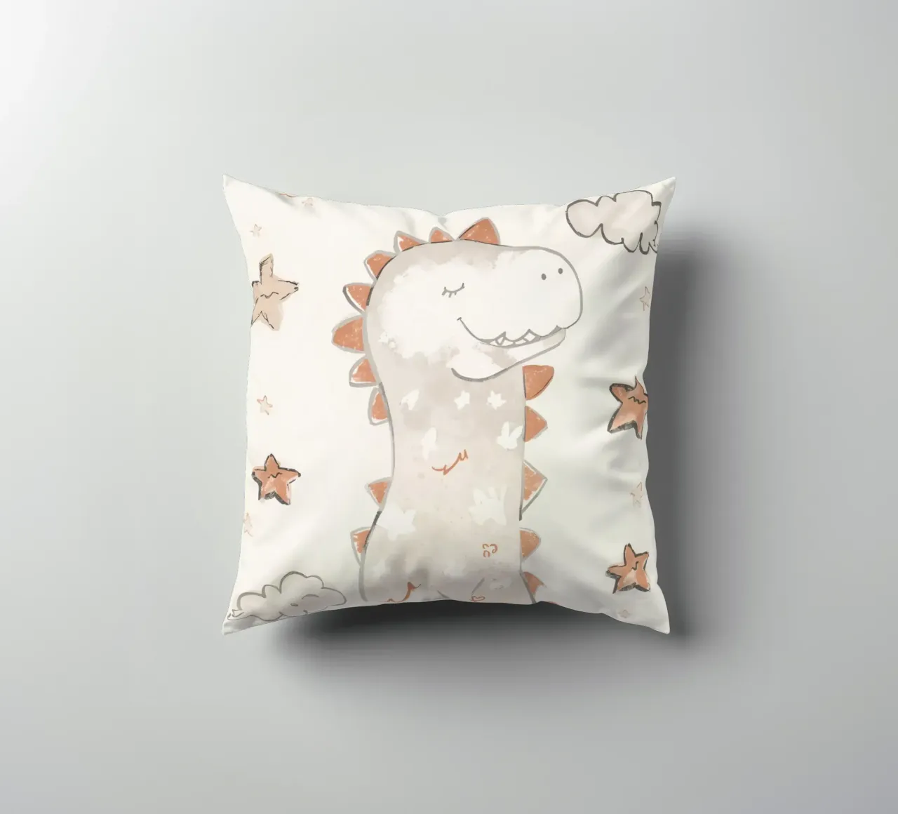 Illustrazione di un simpatico dinosauro felice con nuvole e stelle cuscino da DesignDoodle