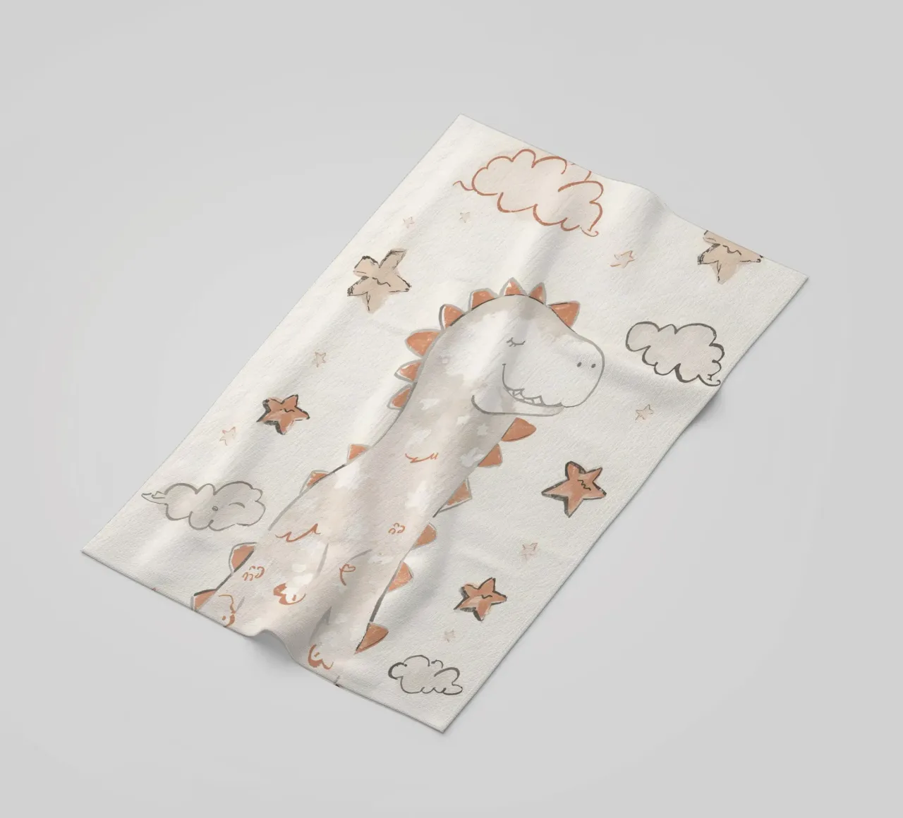 Illustrazione di un simpatico dinosauro felice con nuvole e stelle telo mare da DesignDoodle