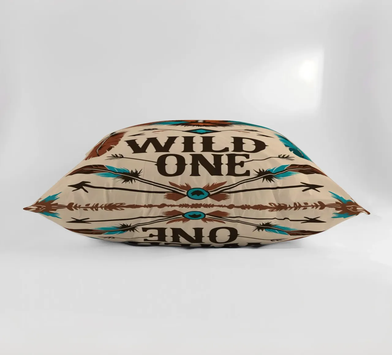 Piume e frecce con "WILD ONE cuscino da DesignDoodle