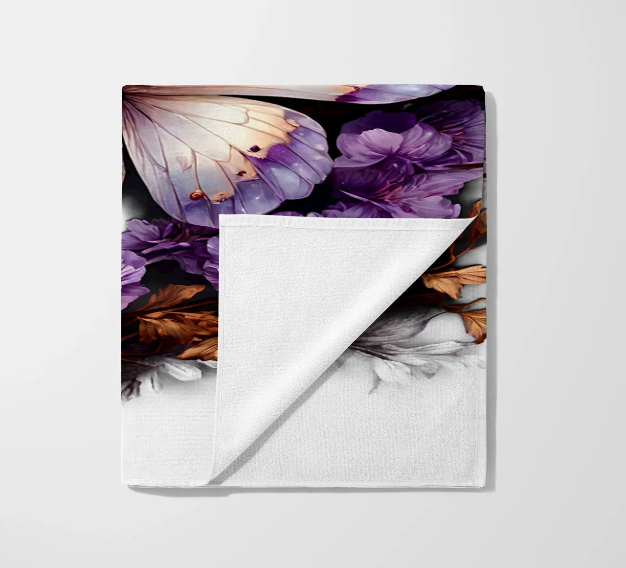 Falene magiche con fiori viola telo mare da Eva Nev