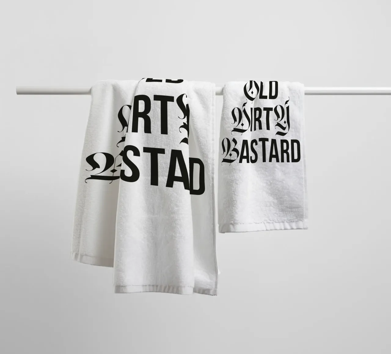 Old & Dirty asciugamano da bagno da Tamsen Design