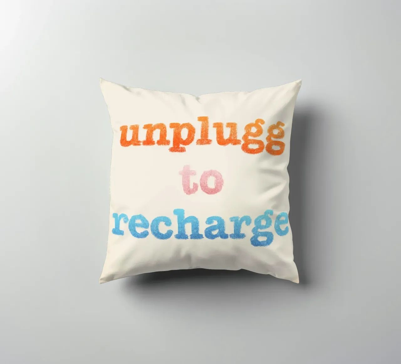 Unplugg to Recharge cuscino da nicigabrieldesigns