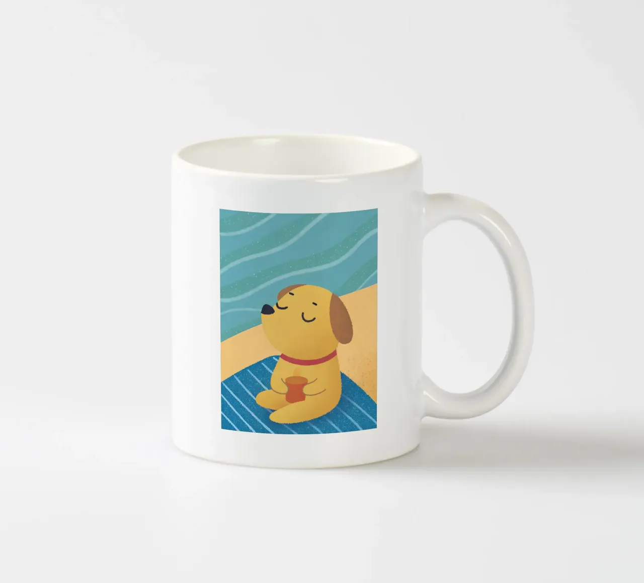 Cane che medita sulla spiaggia tazza in ceramica da LOYAL SHOP