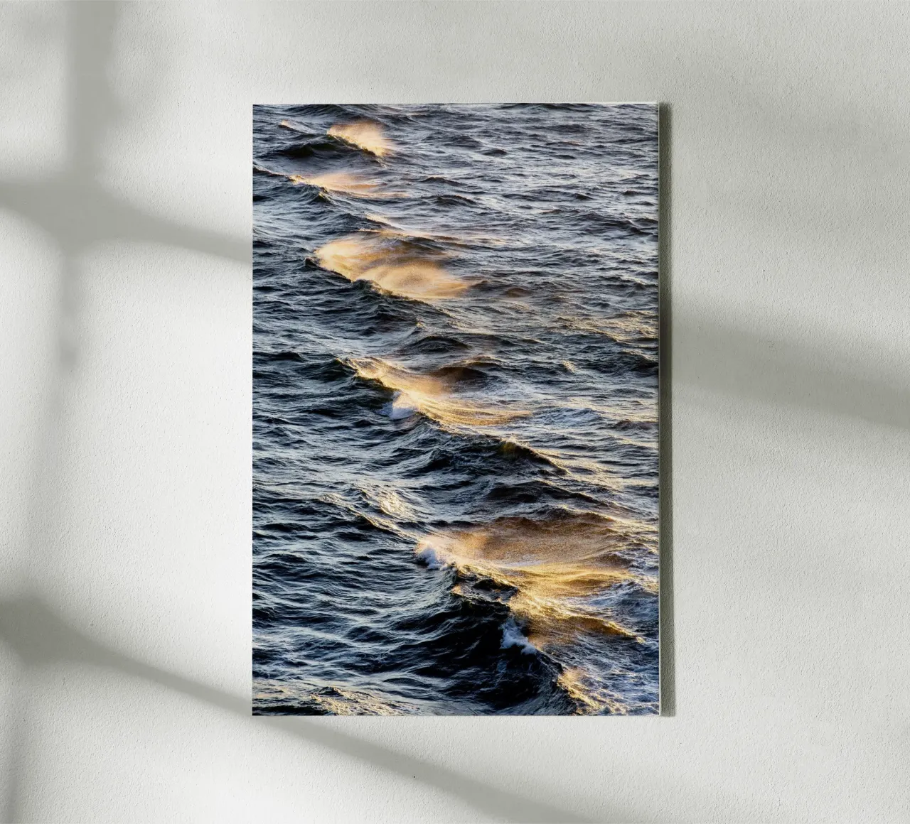 Sunkissed Waves 2 tela con Cornice a cassetta da Mareike Böhmer Photography